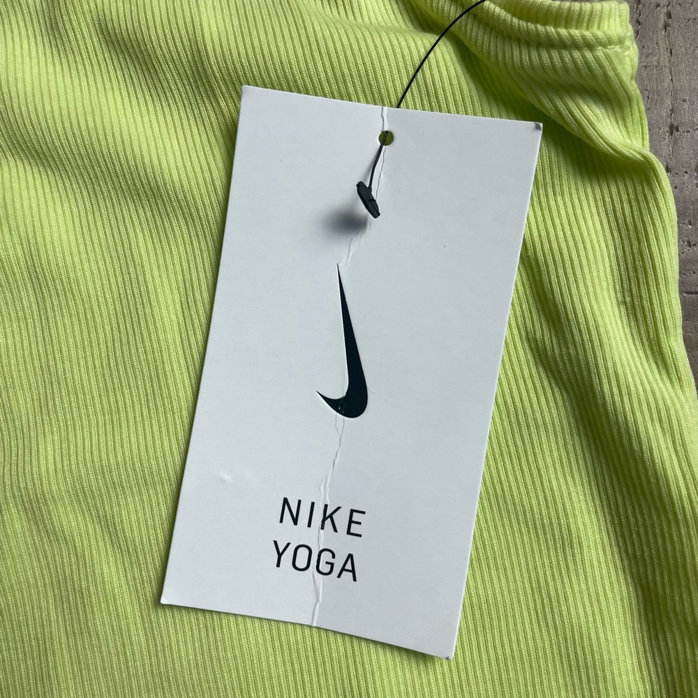 Nike Yoga Ribbed Tank - Picture 3 of 3